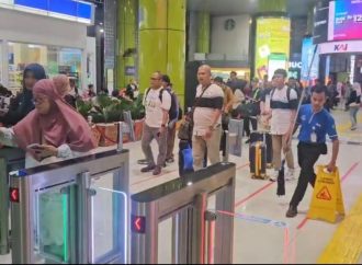 Liburan Sekolah Bikin Ramai! Tiket Kereta Daop 1 Jakarta Laris Manis