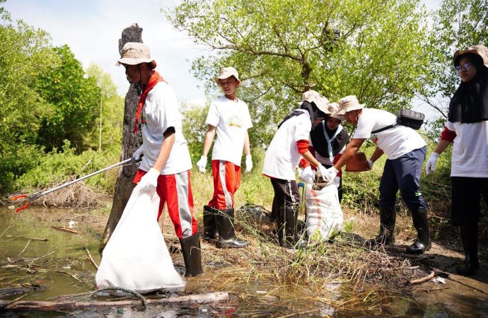 PLN Gaspol Bersih-bersih! 170 Ton Sampah Lenyap Berkat Ribuan Zero Waste Warriors