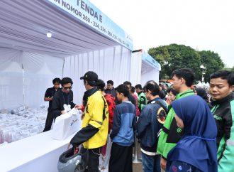 Semangat Baru Sekolah! Pertamina Salurkan 1.000 Seragam untuk Anak Pengemudi Ojek