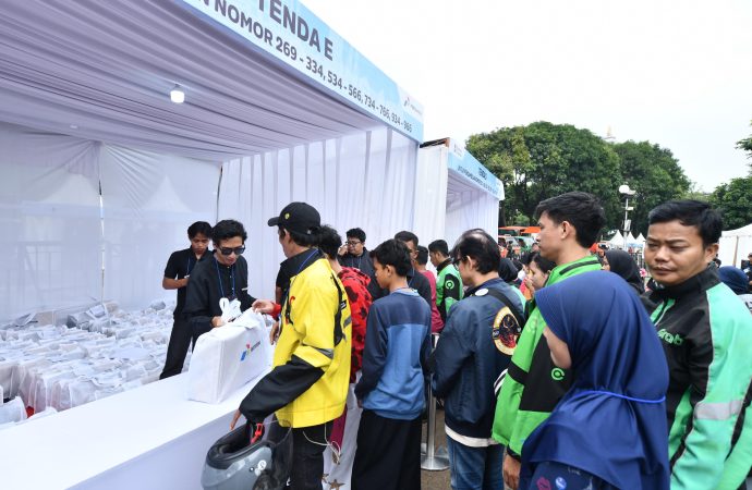 Semangat Baru Sekolah! Pertamina Salurkan 1.000 Seragam untuk Anak Pengemudi Ojek