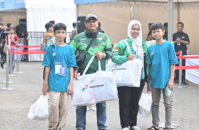 Pertamina Bagi Seribu Seragam Anak Ojek, UMKM Mojokerto Kebanjiran Order!