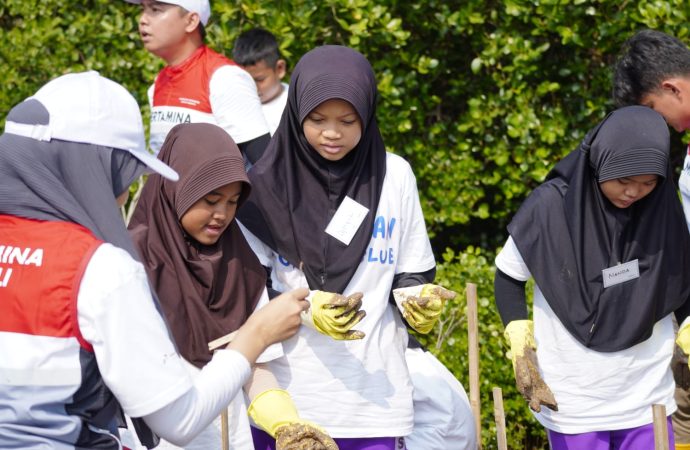 Rayakan Hari Anak, Pertamina Tanam Mangrove dan Tebar Harapan