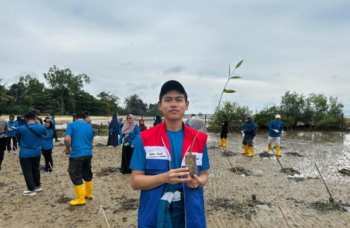 Beasiswa Sobat Bumi Antarkan Iqbal Jadi Pemimpin Masa Depan di Pertamina