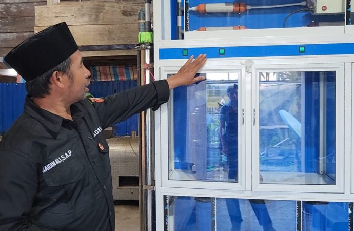 PLN Pancen Uye! Tembus Hutan dan Danau Demi Hadirkan Listrik 24 Jam Nonstop di 3 Desa Terpencil Sulteng