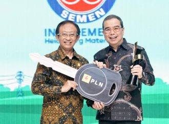 PLN “Hadiahkan” Penghargaan ke Raksasa Industri, Siap Genjot Ekonomi Hijau Nasional!