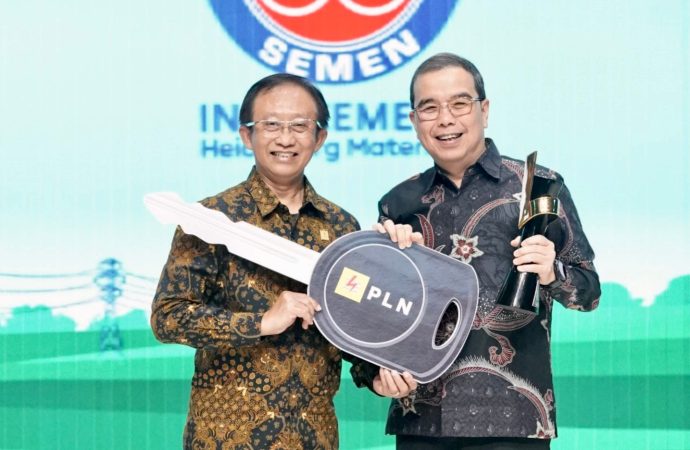 PLN “Hadiahkan” Penghargaan ke Raksasa Industri, Siap Genjot Ekonomi Hijau Nasional!