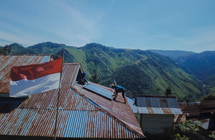 Kado Istimewa Kemerdekaan, PLN Hadirkan Listrik Ramah Lingkungan ke Seko