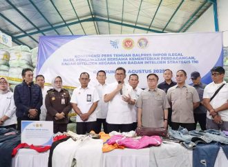 Kemendag & Intelijen TNI Sita 29.391 Bal Pakaian Bekas Senilai Rp112,35 M