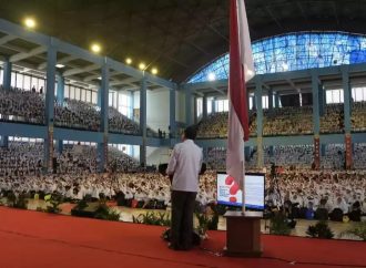 Pekerja Migran Bukan Murahan. Sejumlah Figur Publik Pernah Berkarir di Luar Negeri Lho?