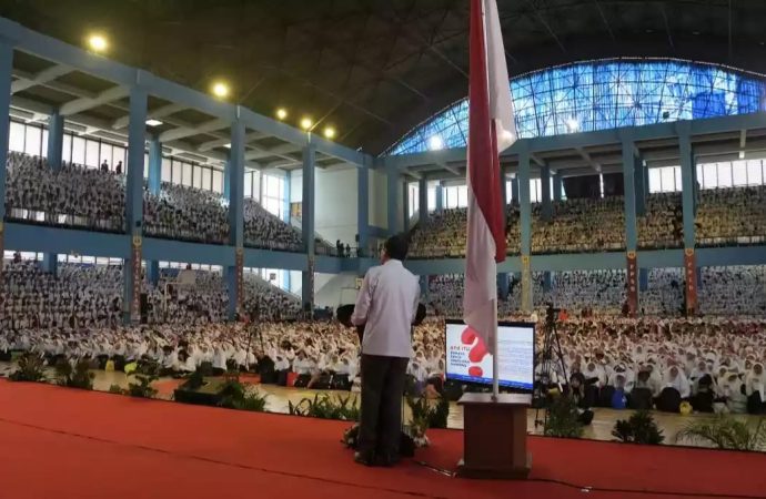 Pekerja Migran Bukan Murahan. Sejumlah Figur Publik Pernah Berkarir di Luar Negeri Lho?