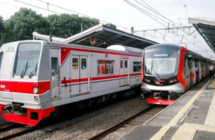 Jangan Kuatir! Commuter Line Tetap Layani Penumpang di Tengah Panasnya Aksi Demo