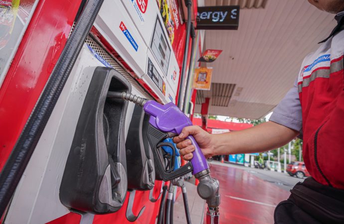 Keluhan Pemilik Lexus Usai Isi BBM Tuntas, Pertamina Patra Niaga Tekankan Edukasi Konsumen