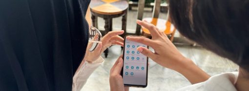 PLN Nyalakan Harapan Baru di Padang, Warga Prasejahtera Kini Nikmati Listrik Gratis