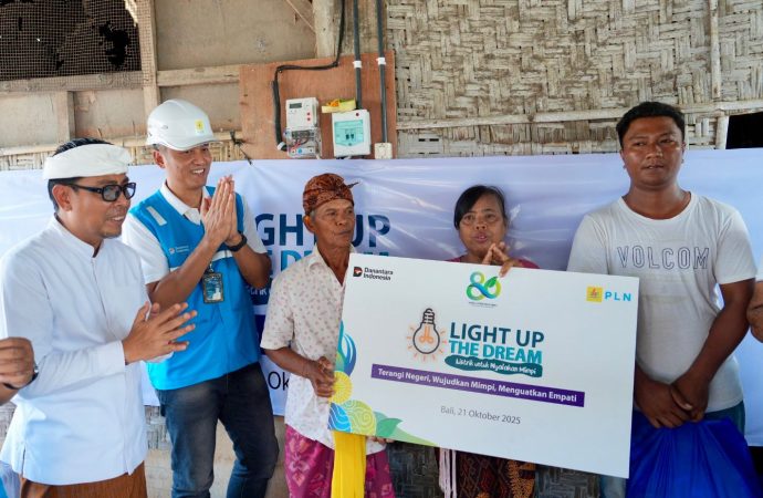 PLN Nyalakan Harapan Warga Pra Sejahtera di Bali Lewat Program Listrik Gratis HLN ke-80