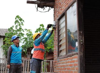 PLN Nyalakan Harapan Warga Tulungagung Lewat 171 Sambungan Listrik Gratis