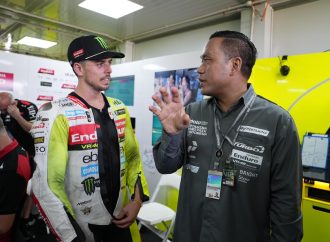Dirut Pertamina Tinjau Paddock VR46 Racing Team di Ajang Pertamina Grand Prix of Indonesia 2025