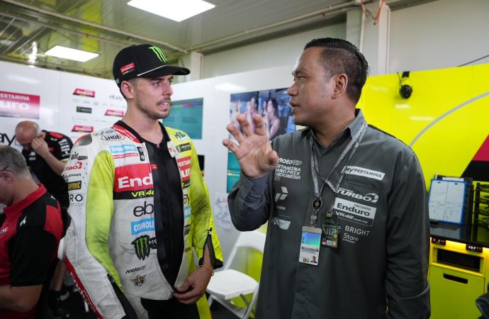 Dirut Pertamina Tinjau Paddock VR46 Racing Team di Ajang Pertamina Grand Prix of Indonesia 2025