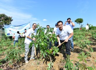Pertamina dan KLH Hijaukan Hulu DAS Bekasi, Tanam Pohon Produktif Demi Bumi Lebih Sehat