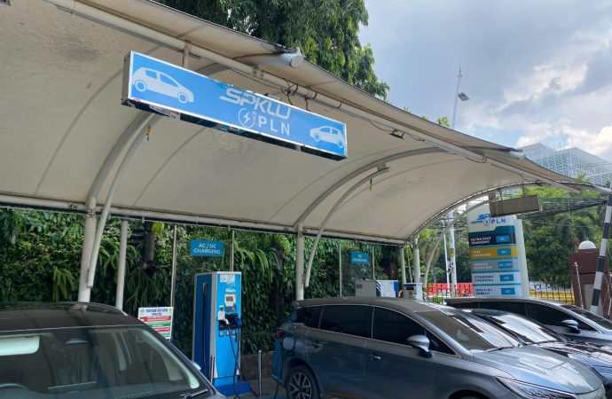 PLN Buka Dua SPKLU Center Perdana di Jakarta, Siap Pacu Ekspansi Kendaraan Listrik Nasional